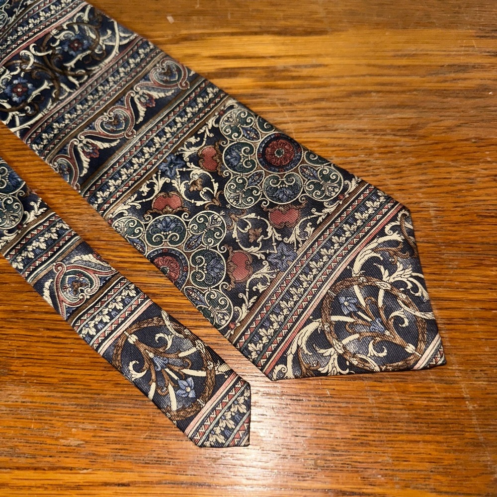 Etienne Aigner Mens Silk Tie Navy Burgundy Gold Baroque Paisley Ornate Pattern